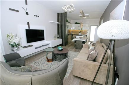 40dea055-58be-4382-8d8a-18e27cd3b6da